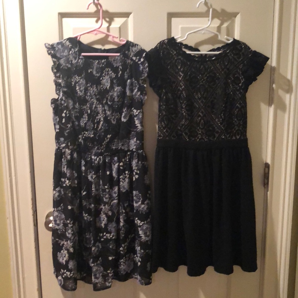 2 LN exhilaration size XS dresses